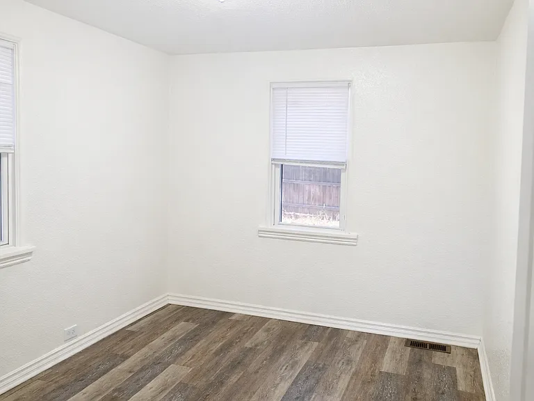 564 S Stuart St — Photo 5