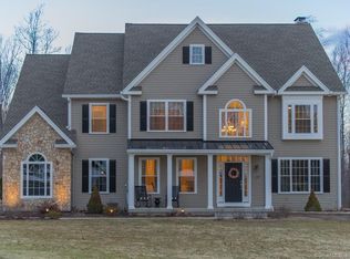 37 Laurelwood Dr, Plantsville, CT 06479