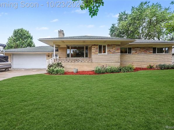 98 Edgelake Dr