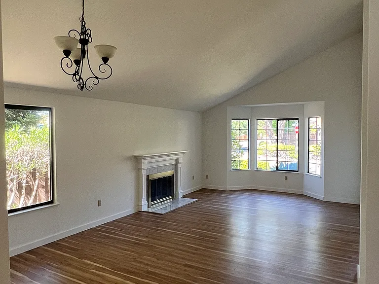 2200 Forsythia Way — Photo 5