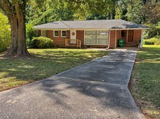 3243 Pinehill Dr, Decatur, GA 30032