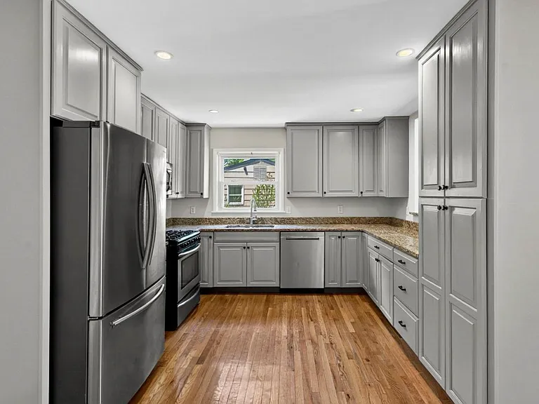 1109 Hillcrest Dr SW — Photo 11