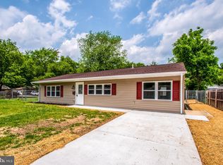 74 Chaucer Dr, Newark, DE 19713