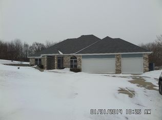 28 Emily Ln, Lemont, IL 60439