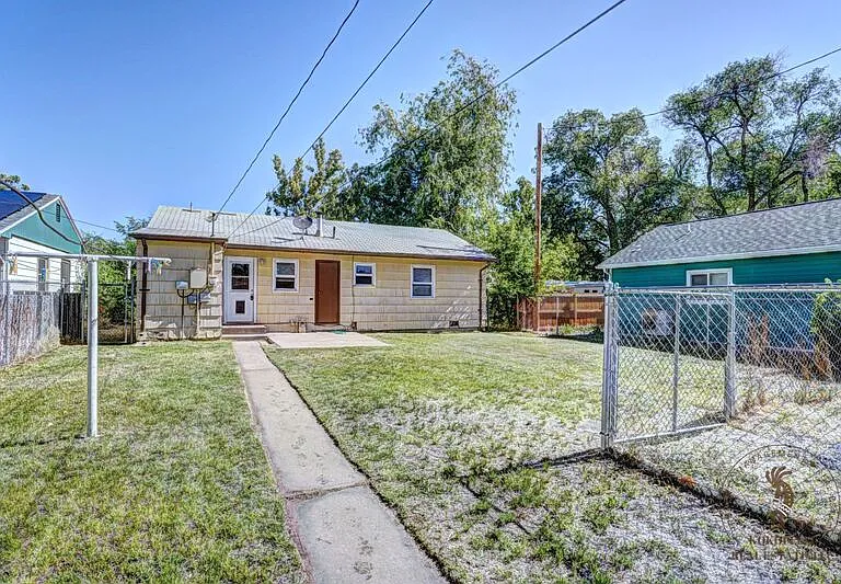 1355 Mesa Ave — Photo 4