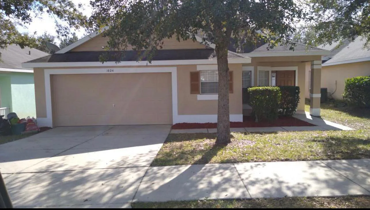 3 bed, 2061 sqft, $2,199 — Photo 1
