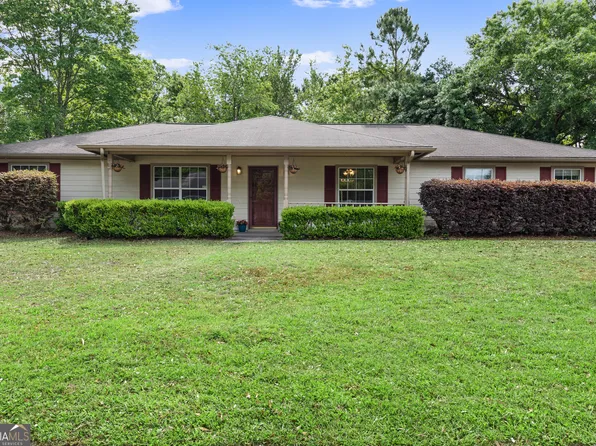203 Old Pond Dr W, Kingsland, GA 31548