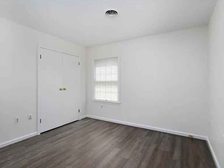 129A Manor Ave — Photo 7