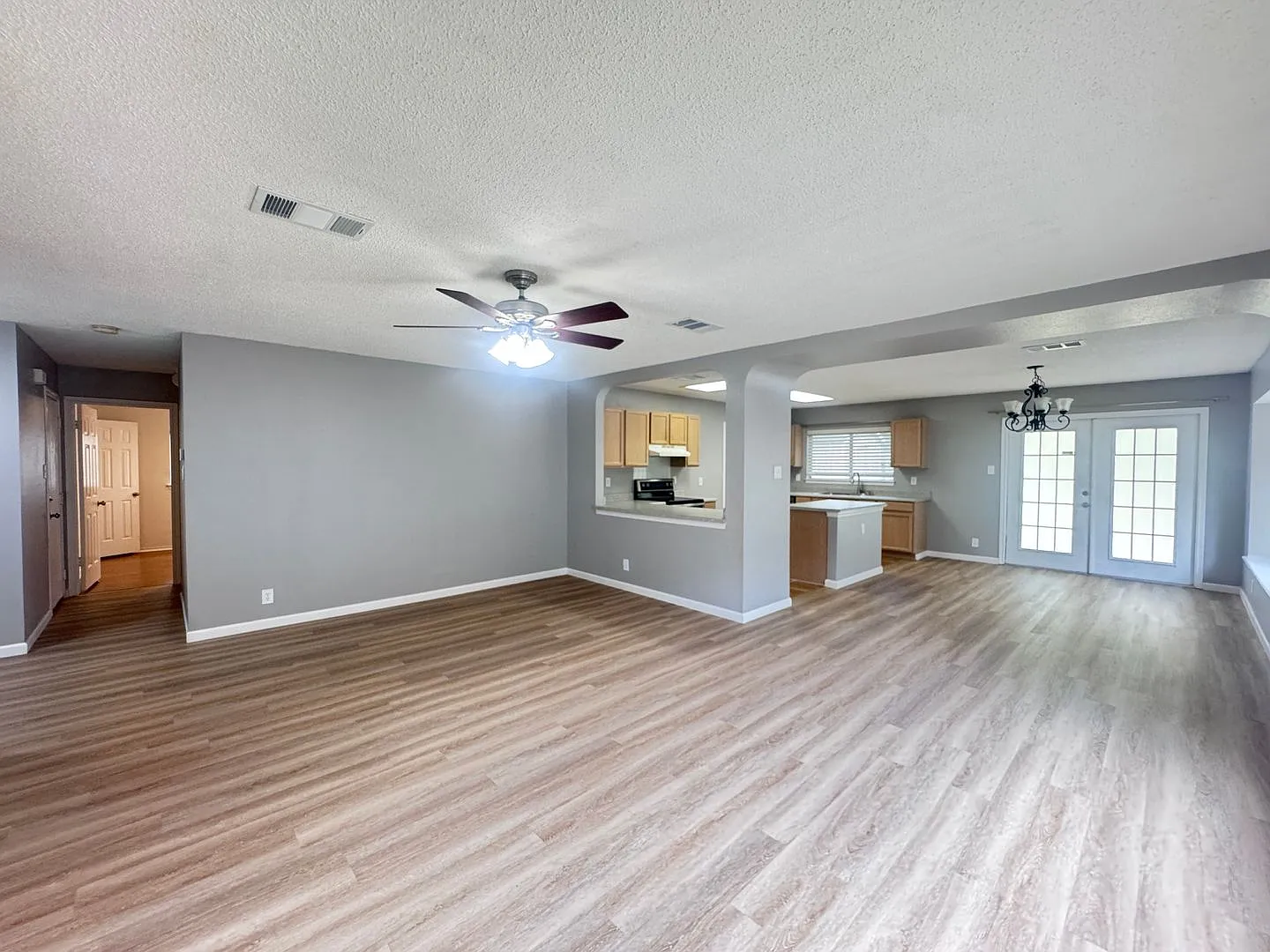 Lovely 3 Bd | 2 Ba | 2 Car Garage Home Ready For Immediate Move In! Located Off Prue Rd! — Photo 2