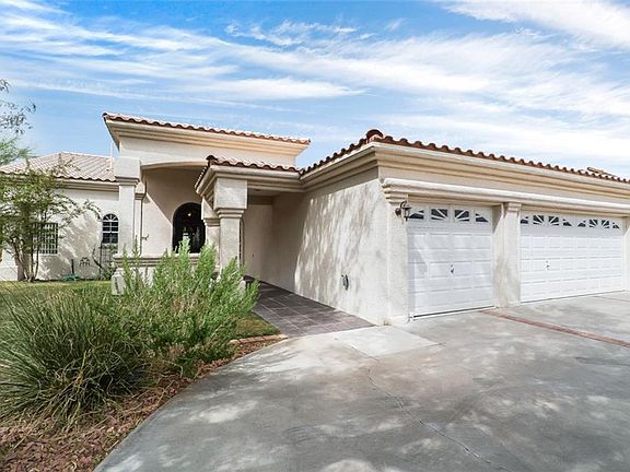 2nd image of 7183 Royal Palm St