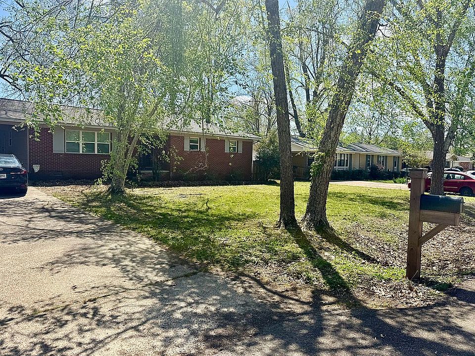1st image of 107 Suburban Dr