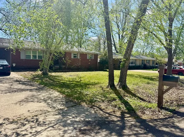 107 Suburban Dr, Booneville, MS 38829