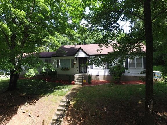 2nd image of 146 Lynda Cir