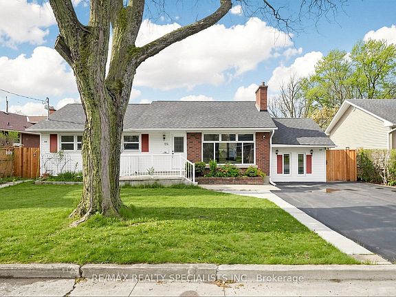 2nd image of 124 Village Rd