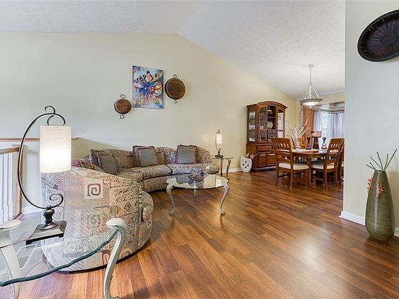 2nd image of 3421 Grovewood Ln
