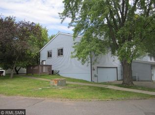 4815 Grenwich Way N, Oakdale, MN 55128