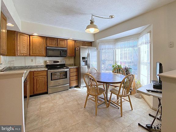3rd image of 8216 Berryfield Dr