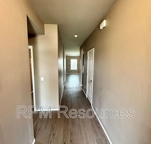 2705 Sugar Pine Dr — Photo 3