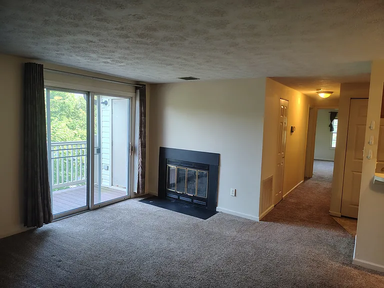 821 Stratford Way — Photo 14