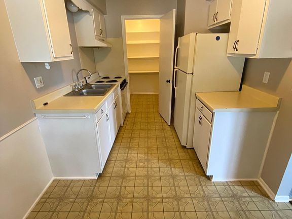 Kitchen, Dining Area and Pantry