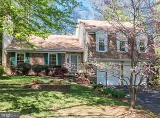 9332 Glenbrook Rd, Fairfax, VA 22031