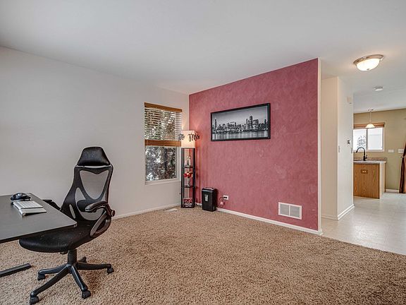 4th image of 2122 Lotus Dr