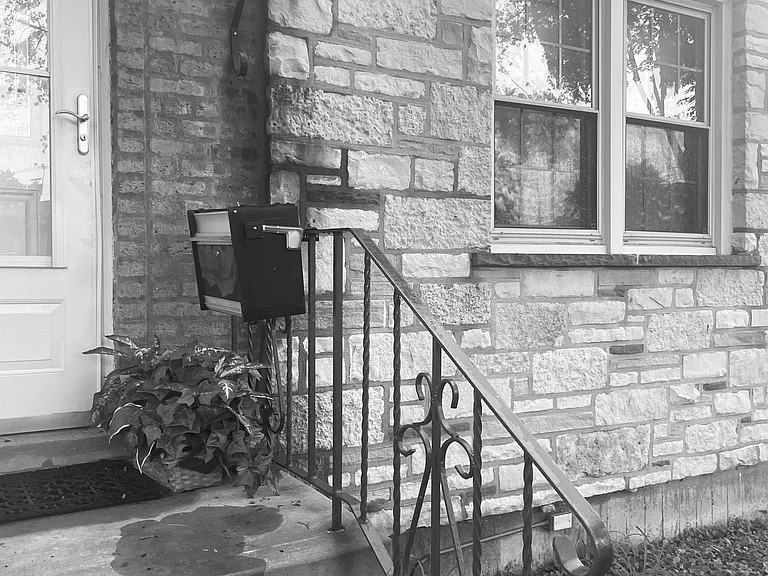 Hull Ave — Photo 20