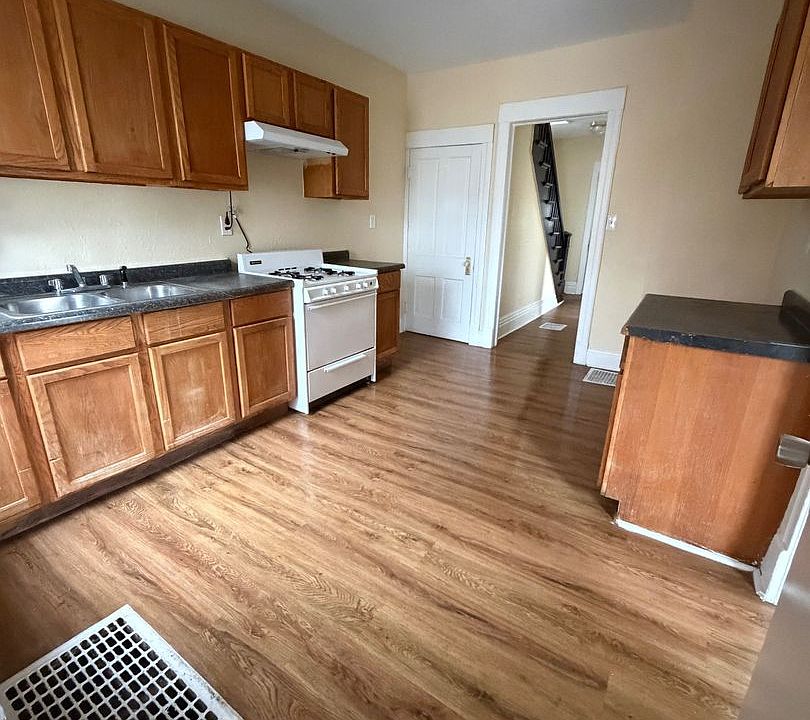 1st image of 521 Albert Ave
