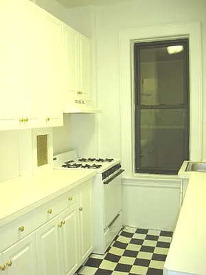 Rented by Metropolitan Equities | media 7