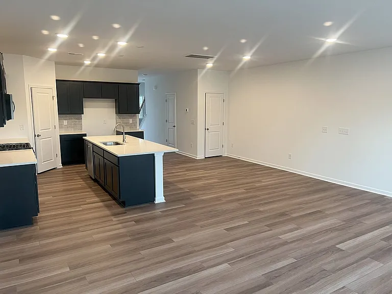 2111 Regal Dr — Photo 4