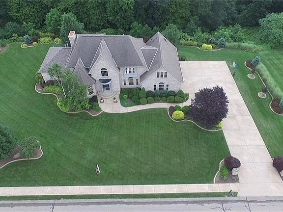 2nd image of 208 Greenwood Dr