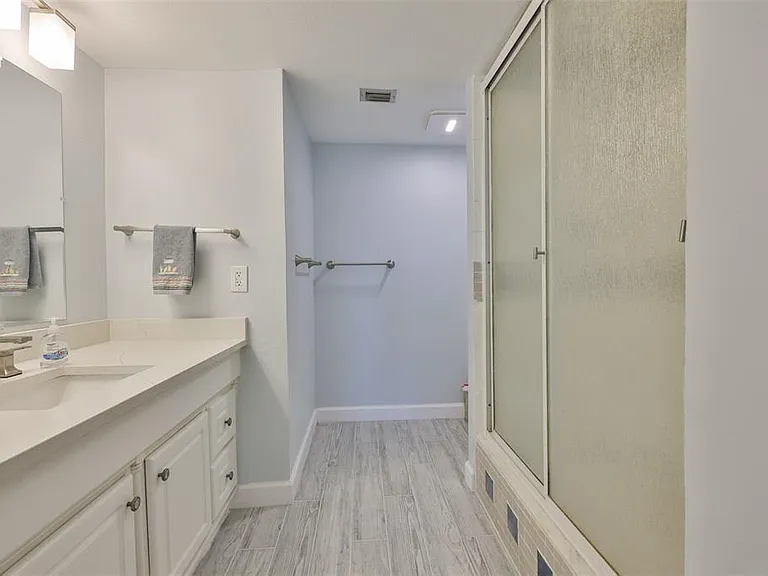 1400 Gulf Blvd #704 — Photo 15