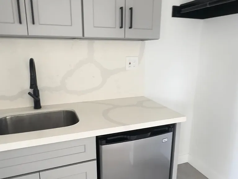 7350 Beverly Blvd #2 — Photo 4