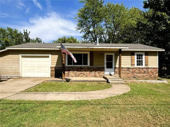 110 N Starr Ave, Lincoln, AR 72744
