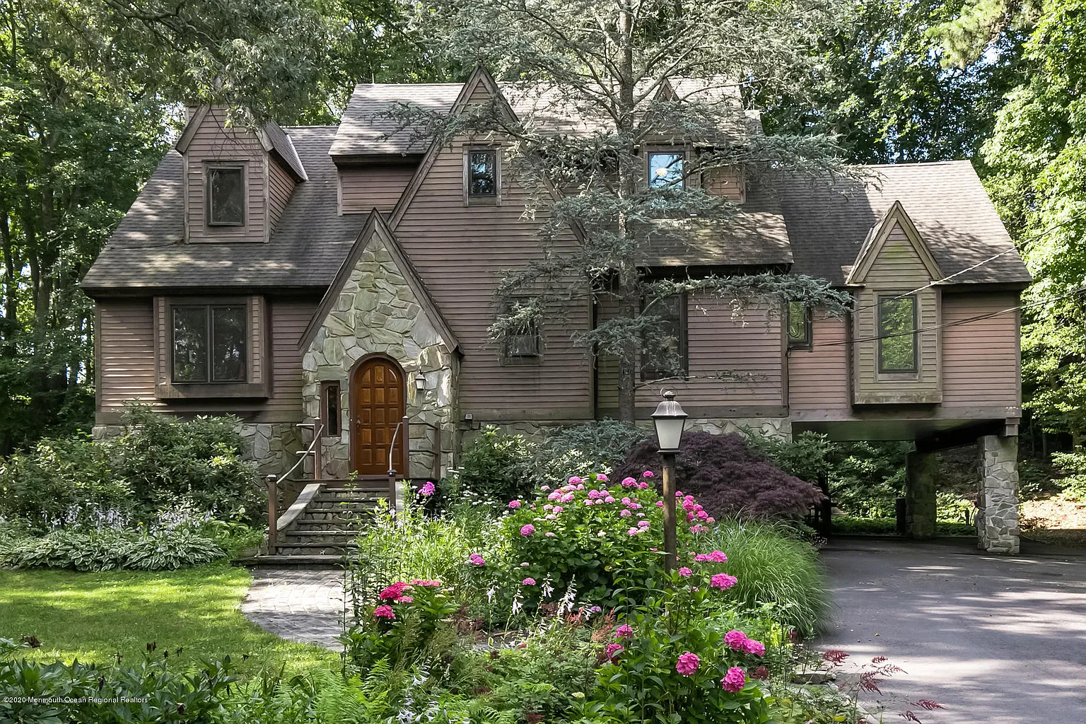 200 Lake Ave photo 1