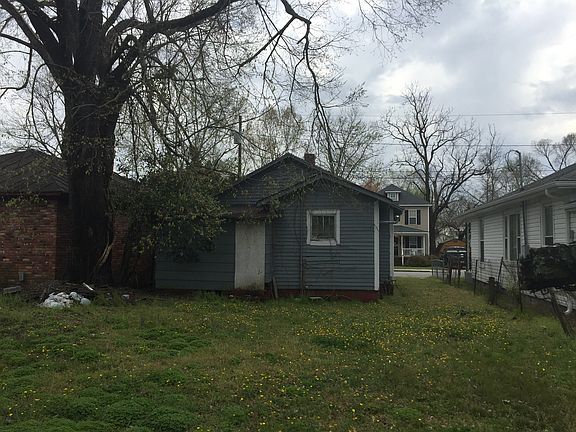 2nd image of 906 Douglas Ave