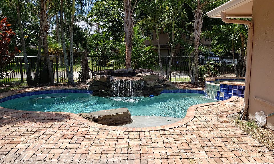 2nd image of 4779 Bonanza Dr