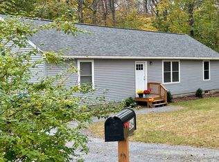 364 Grove Rd, Shaftsbury, VT 05262