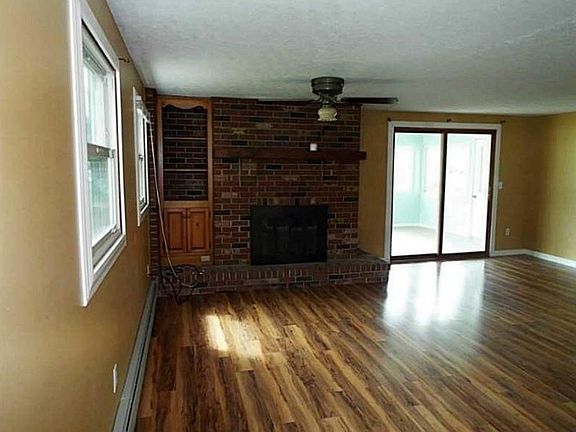 2nd image of 9727 Lakeshore Dr W