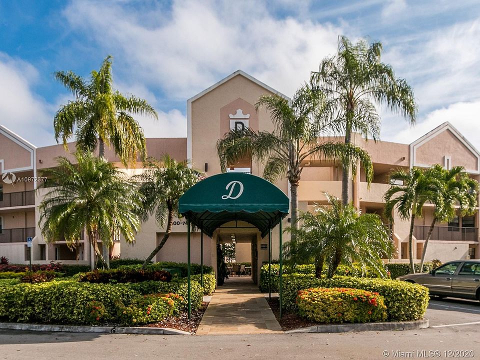 1st image of 7422 Fairfax Dr #101