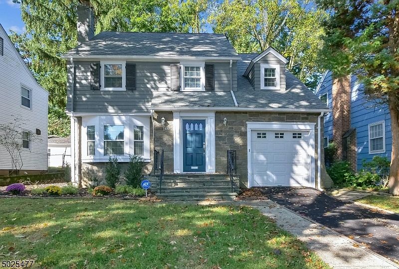1st image of 187 Gregory Ave