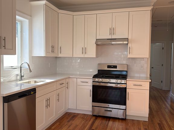 4th image of 288 Eltingville Blvd #2F