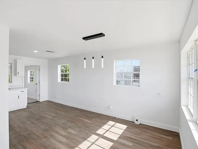 270 SW 10th Ave #A — Photo 6