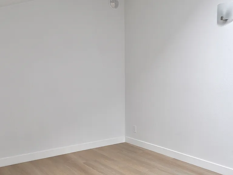 Upstairs bedroom 2