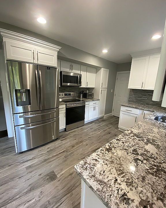 2nd image of 19 Hudson Pl