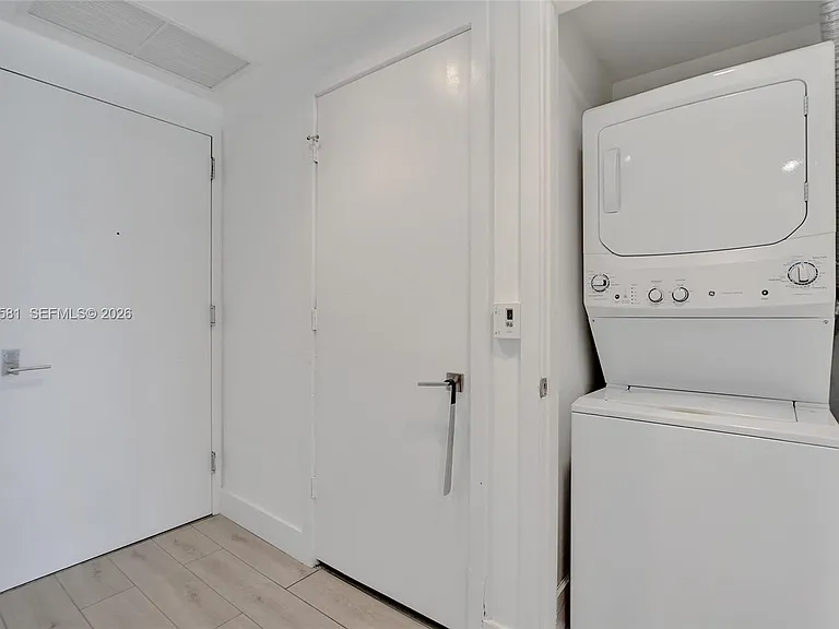 121 NE 34th St #2310 — Photo 17