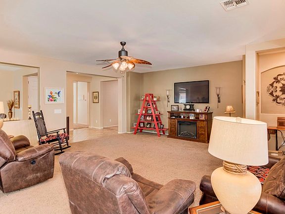 Living Room/TV