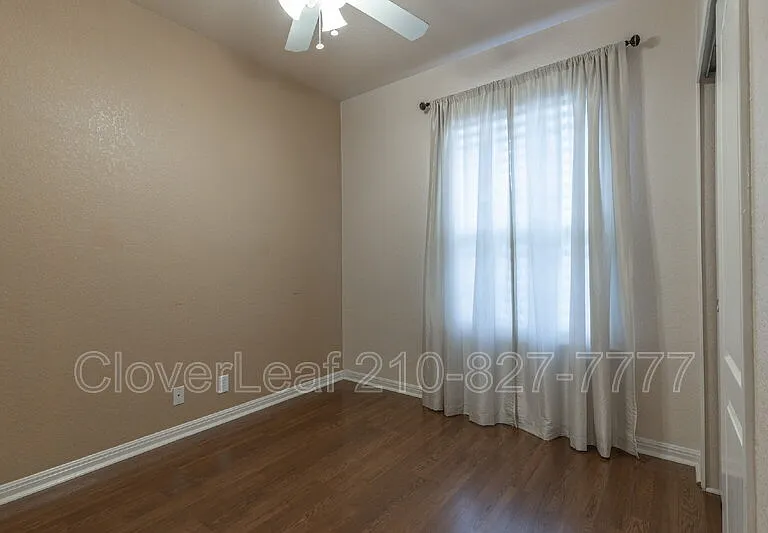 22714 Sabine Smt — Photo 30