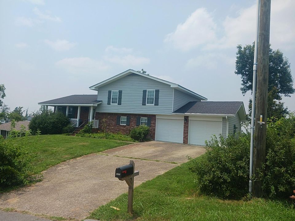 1st image of 2413 Bending Oak Dr