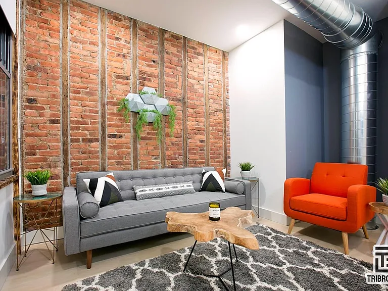 318 Suydam St #2B — Photo 1